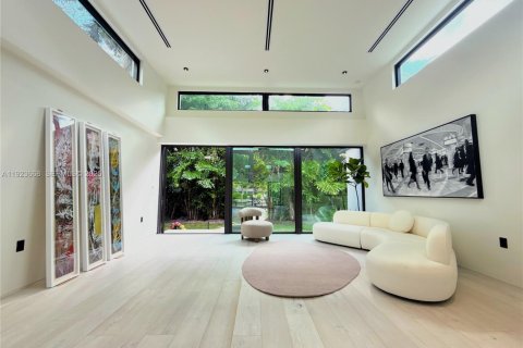 Casa en venta en Miami, Florida, 3 dormitorios № 1986127 - foto 16