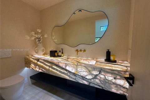 Casa en venta en Miami, Florida, 3 dormitorios № 1986127 - foto 23