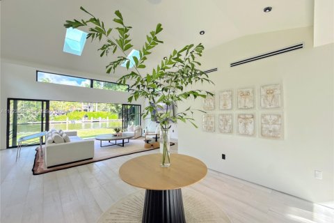 Casa en venta en Miami, Florida, 3 dormitorios № 1986127 - foto 17