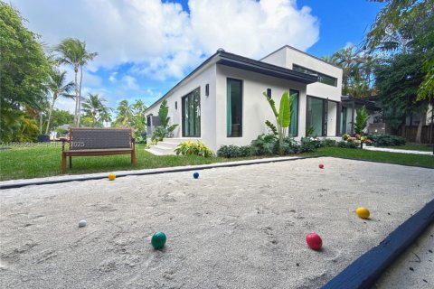 Casa en venta en Miami, Florida, 3 dormitorios № 1986127 - foto 12