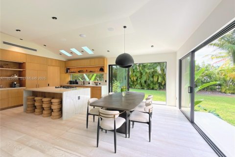 Casa en venta en Miami, Florida, 3 dormitorios № 1986127 - foto 24