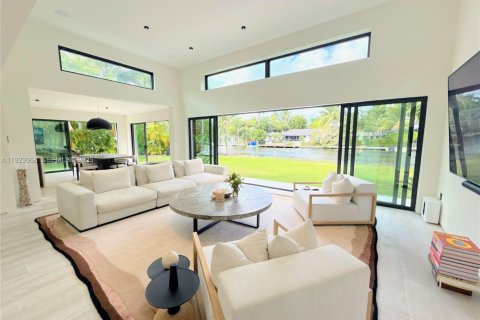 Casa en venta en Miami, Florida, 3 dormitorios № 1986127 - foto 15