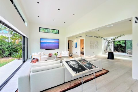 Casa en venta en Miami, Florida, 3 dormitorios № 1986127 - foto 13