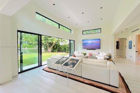 Casa en venta en Miami, Florida, 3 dormitorios № 1986127 - foto 14