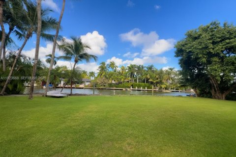 Casa en venta en Miami, Florida, 3 dormitorios № 1986127 - foto 7