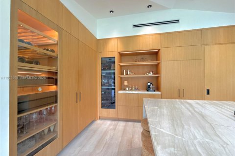 Casa en venta en Miami, Florida, 3 dormitorios № 1986127 - foto 27