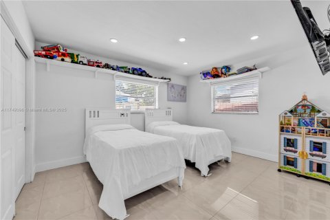 House in Hollywood, Florida 3 bedrooms, 150.5 sq.m. № 1711879 - photo 14