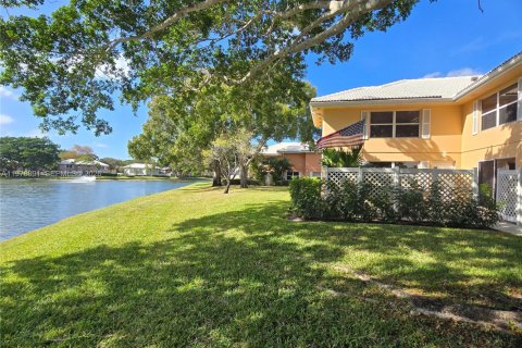 Touwnhouse à louer à West Palm Beach, Floride: 2 chambres, 125.42 m2 № 2044659 - photo 2