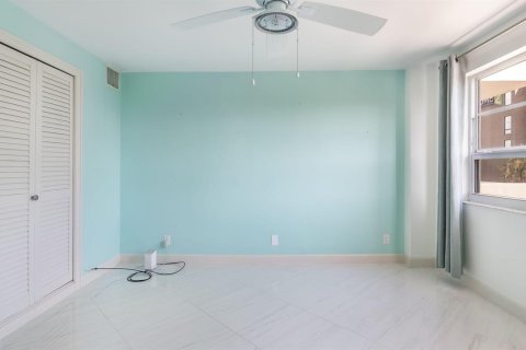 Condo in Pompano Beach, Florida, 2 bedrooms  № 2083865 - photo 22