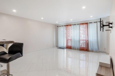 Condo in Pompano Beach, Florida, 2 bedrooms  № 2083865 - photo 6