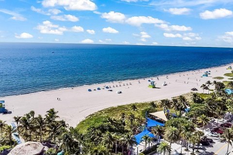 Condo in Pompano Beach, Florida, 2 bedrooms  № 2083865 - photo 30