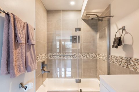 Condo in Pompano Beach, Florida, 2 bedrooms  № 2083865 - photo 24