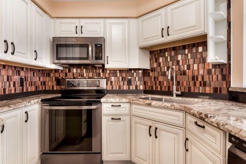 Condo in Pompano Beach, Florida, 2 bedrooms  № 2083865 - photo 2