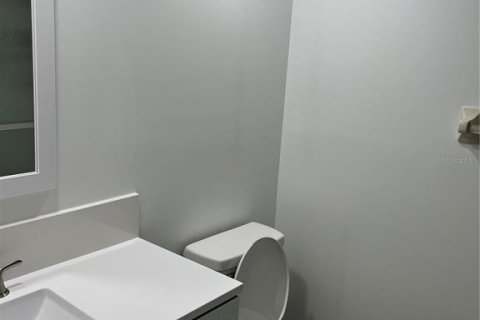 Снять в аренду таунхаус в Юстис, Флорида 6 комнат, 94.48м2, № 1771684 - фото 7