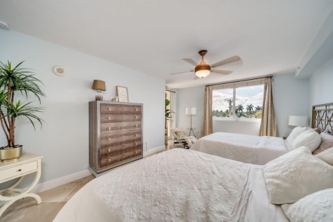 Condo in Fort Lauderdale, Florida, 2 bedrooms  № 2400599 - photo 18