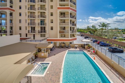 Condo in Fort Lauderdale, Florida, 2 bedrooms  № 2400599 - photo 29