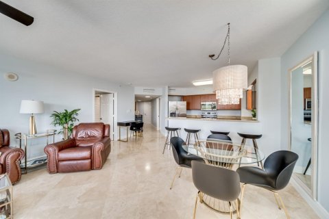 Condo in Fort Lauderdale, Florida, 2 bedrooms  № 2400599 - photo 12