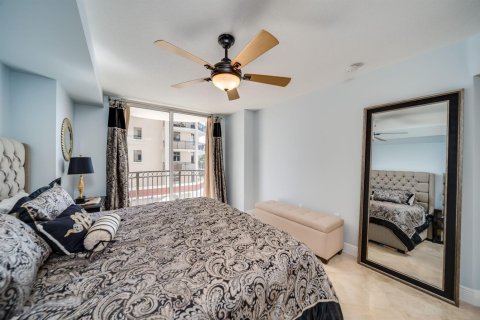 Condo in Fort Lauderdale, Florida, 2 bedrooms  № 2400599 - photo 24
