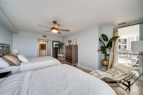 Condo in Fort Lauderdale, Florida, 2 bedrooms  № 2400599 - photo 17