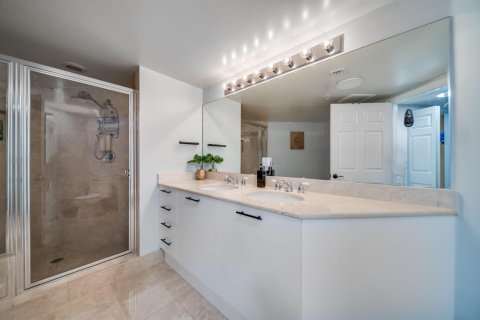 Condo in Fort Lauderdale, Florida, 2 bedrooms  № 2400599 - photo 19