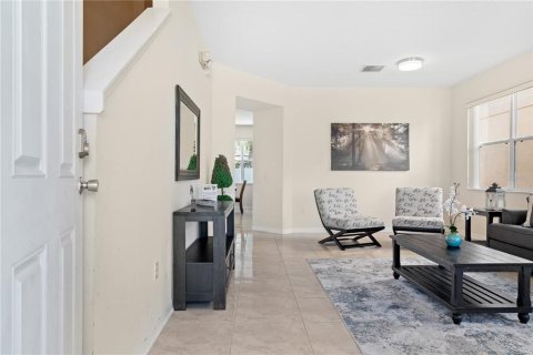 House in Davenport, Florida 4 bedrooms, 237.37 sq.m. № 1572084 - photo 2