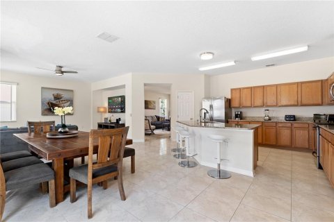 House in Davenport, Florida 4 bedrooms, 237.37 sq.m. № 1572084 - photo 17