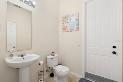 House in Davenport, Florida 4 bedrooms, 237.37 sq.m. № 1572084 - photo 13