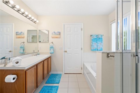 House in Davenport, Florida 4 bedrooms, 237.37 sq.m. № 1572084 - photo 24