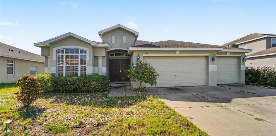 Villa ou maison à Holiday, Floride 4 chambres, 245.08 m2 № 2091911