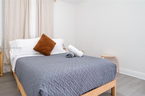 Immobilier commercial à vendre à Miami, Floride: 201.13 m2 № 2060216 - photo 6