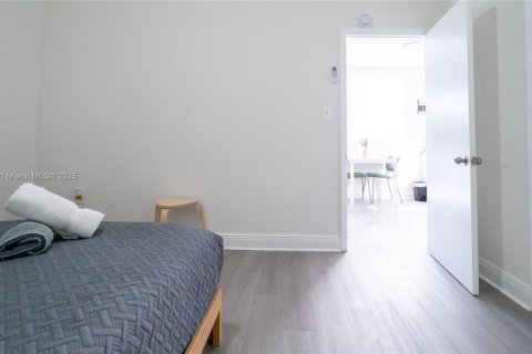 Immobilier commercial à vendre à Miami, Floride: 201.13 m2 № 2060216 - photo 7