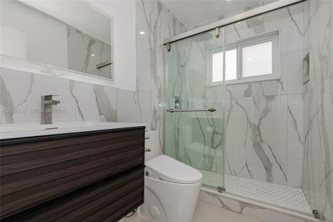 Villa ou maison à louer à Fort Lauderdale, Floride: 2 chambres, 95.97 m2 № 2409589 - photo 15