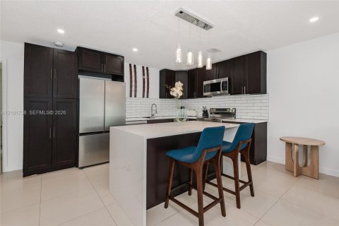 Villa ou maison à louer à Fort Lauderdale, Floride: 2 chambres, 95.97 m2 № 2409589 - photo 3