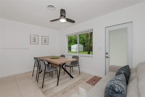 Villa ou maison à louer à Fort Lauderdale, Floride: 2 chambres, 95.97 m2 № 2409589 - photo 18
