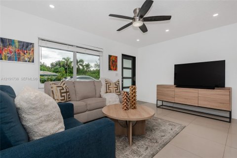 Villa ou maison à louer à Fort Lauderdale, Floride: 2 chambres, 95.97 m2 № 2409589 - photo 8