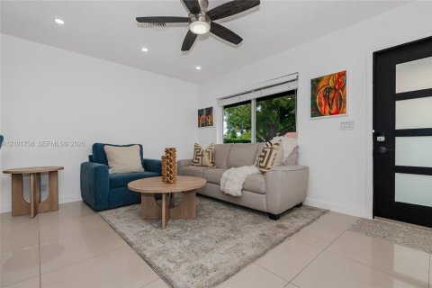 Villa ou maison à louer à Fort Lauderdale, Floride: 2 chambres, 95.97 m2 № 2409589 - photo 9