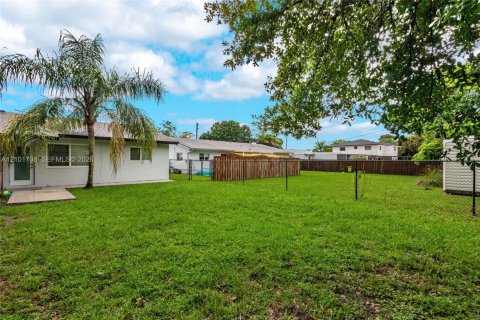 Villa ou maison à louer à Fort Lauderdale, Floride: 2 chambres, 95.97 m2 № 2409589 - photo 19