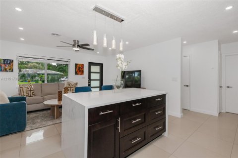 Villa ou maison à louer à Fort Lauderdale, Floride: 2 chambres, 95.97 m2 № 2409589 - photo 7