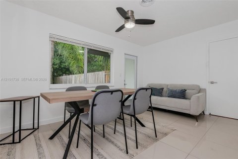 Villa ou maison à louer à Fort Lauderdale, Floride: 2 chambres, 95.97 m2 № 2409589 - photo 16