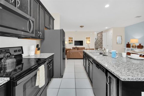 Adosado en venta en Kissimmee, Florida, 4 dormitorios, 194.17 m2 № 853004 - foto 13