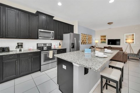 Adosado en venta en Kissimmee, Florida, 4 dormitorios, 194.17 m2 № 853004 - foto 3