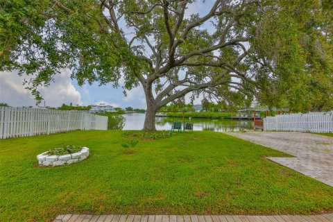 House in Apollo Beach, Florida 2 bedrooms, 120.4 sq.m. № 1918034 - photo 16