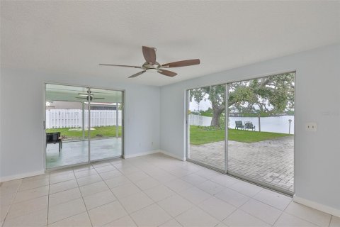 House in Apollo Beach, Florida 2 bedrooms, 120.4 sq.m. № 1918034 - photo 15