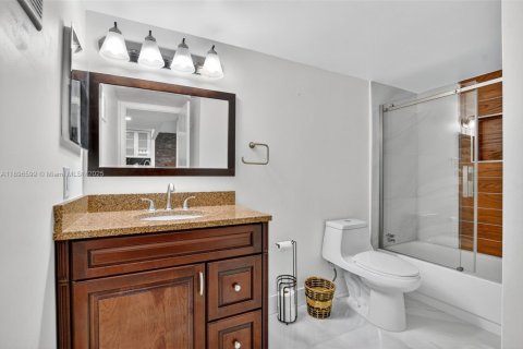 Condo in Sunrise, Florida, 2 bedrooms  № 1948993 - photo 29