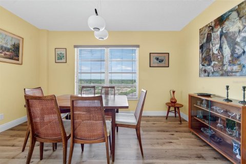 Condo in Coral Springs, Florida, 2 bedrooms  № 1828482 - photo 9
