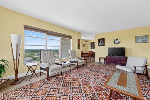 Condo in Coral Springs, Florida, 2 bedrooms  № 1828482 - photo 7