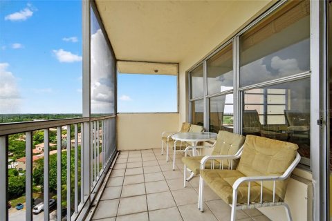 Condo in Coral Springs, Florida, 2 bedrooms  № 1828482 - photo 5