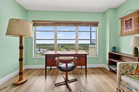Condo in Coral Springs, Florida, 2 bedrooms  № 1828482 - photo 21