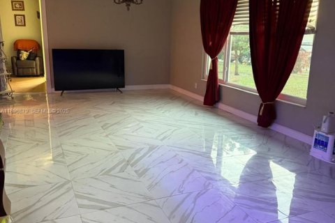 Villa ou maison à vendre à Royal Palm Beach, Floride: 4 chambres, 177.63 m2 № 1953449 - photo 6