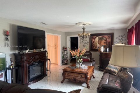 Villa ou maison à vendre à Royal Palm Beach, Floride: 4 chambres, 177.63 m2 № 1953449 - photo 3